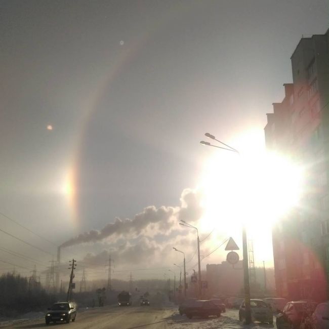 «Три солнца» в небе над Челябинском (9 фото)