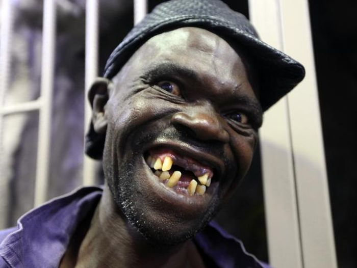 В Зимбабве на конкурсе Mr Ugly выбрали самого уродливого мужчину (5 фото)