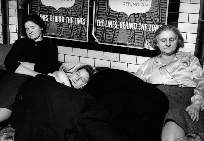 Станции метро Лондона во время бомбардировок 1940 - 1941 года (30 фото)