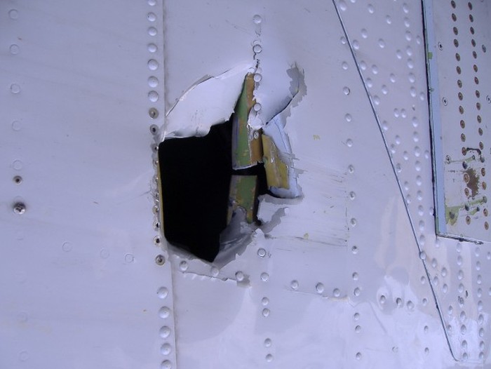 Фотоотчет о ремонте самолета в условиях Антарктики (41 фото)