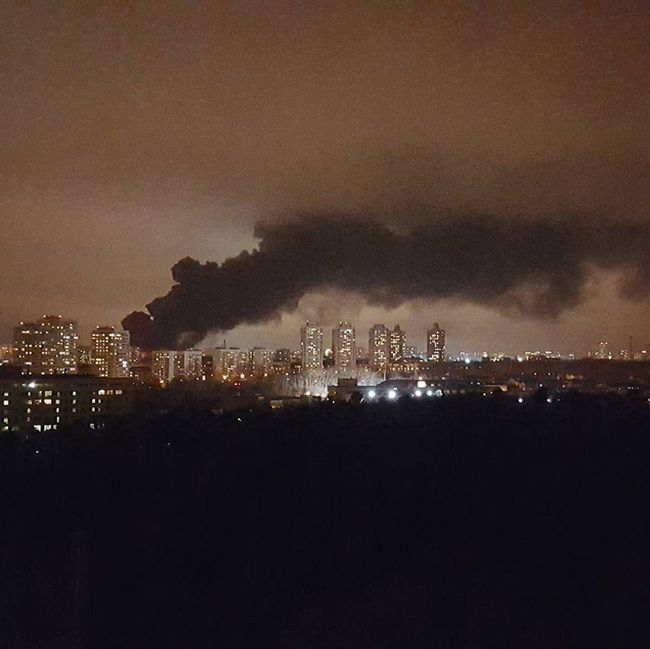 В Москве на территории Тушинского машиностроительного завода произошел крупнейший за последние 25 лет пожар (23 фото + видео)