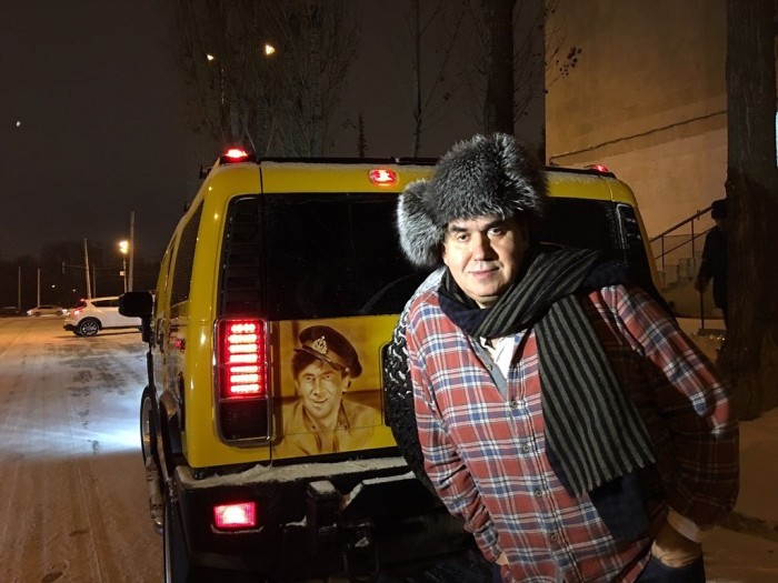 Поклонники актера Станислава Садальского удивили его необычным автомобилем (4 фото)