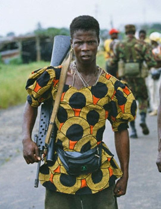 Странные наряды африканских повстанцев (16 фото)