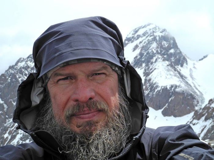 На афише голливудского фильма «Эверест» оказалось фото пика Чапаева, сделанное священнослужителем из Алматы (8 фото)