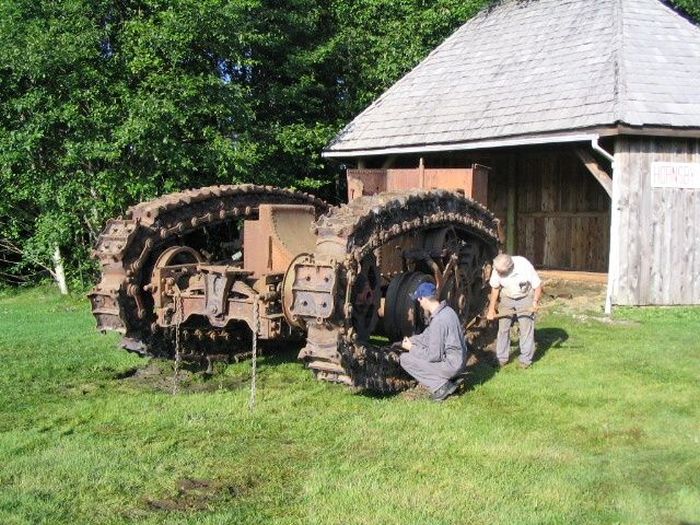 Паровой гусеничный трактор Хорнсби (10 фото)