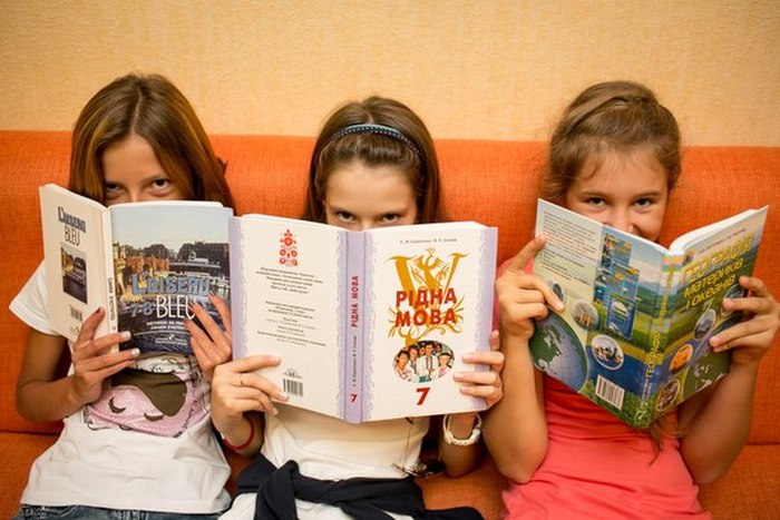 В киевской гимназии учат, как забыть русский язык (2 фото + текст)