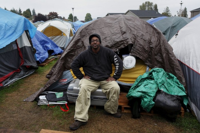 Палаточный городок «Надежда» для бездомных в США (35 фото)