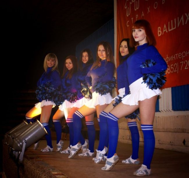 Алтайские чирлидерши устроили забастовку и отказались танцевать на матчах хоккейного клуба «Алтай» (24 фото)