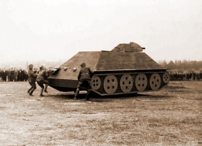 Танковые макеты разных армий и времен (41 фото)