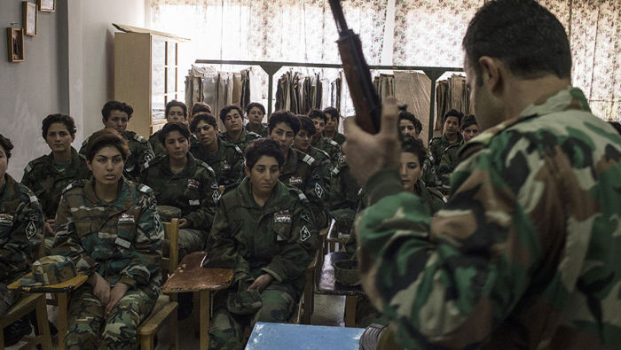 Как тренируют женщин специального женского батальона сирийской армии (12 фото)