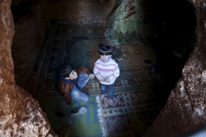 Дети подземелья в Сирии (19 фото)