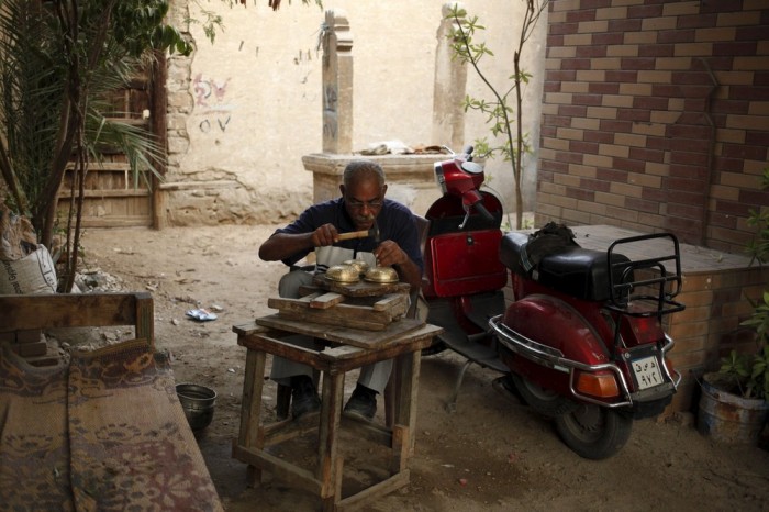 Город мертвых на окраине Каира оказался очень даже живым (20 фото)