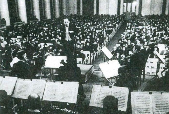 Выступление Большого симфонического оркестра в блокадном Ленинграде в августе 1942 года (3 фото)