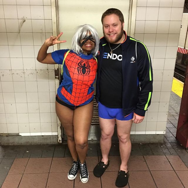 Как прошел флешмоб «В метро без штанов-2016» (No Pants Subway Ride) (24 фото)