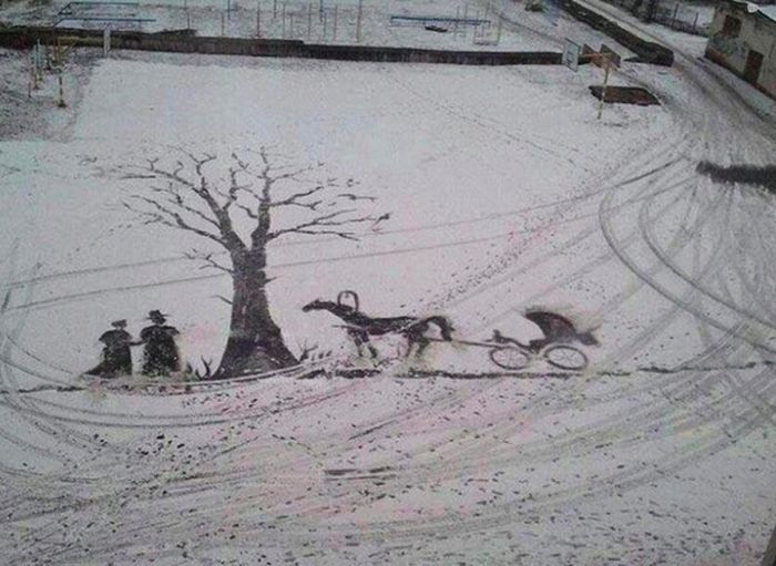 Ижевский дворник рисует великолепные картины на снегу (5 фото)