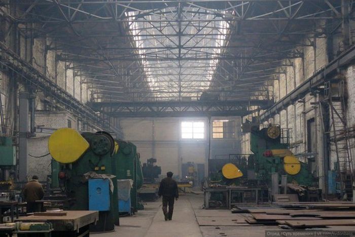 Экскурсия по Ясиноватскому машиностроительному заводу (23 фото)