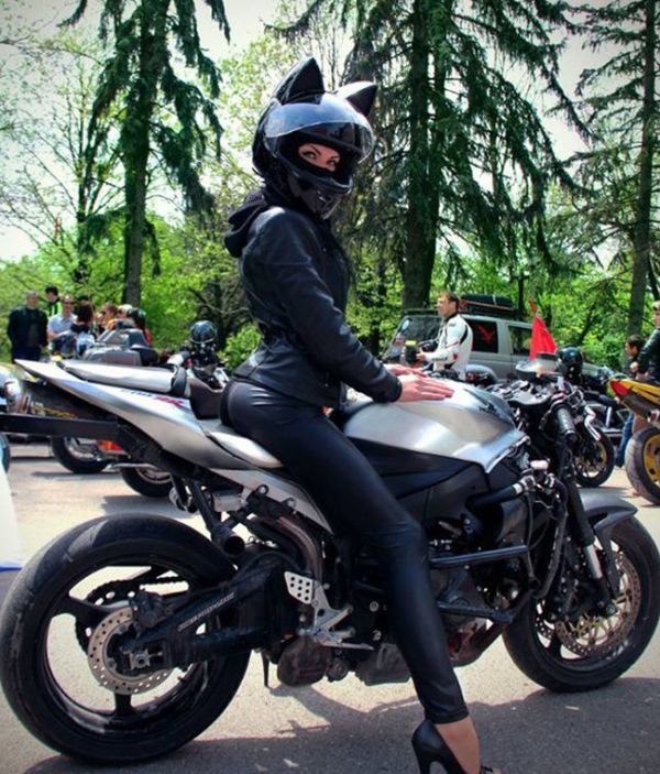 Эксклюзивный шлем для девушек-мотоциклисток (6 фото)
