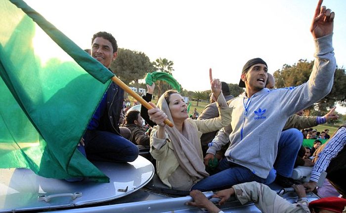 Айша Каддафи, дочь Муаммара Каддафи, - новая проблема НАТО в Ливии (5 фото)