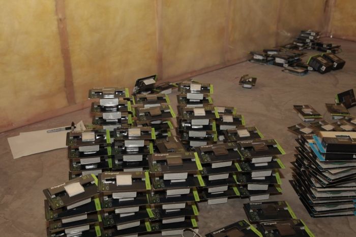Полиция Калгари обнаружила склад краденых вещей на 1,5 миллиона $ в частном доме (13 фото)