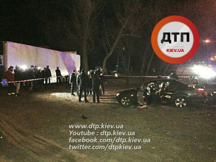 В результате погони киевские полицейские застрелили подростка (7 фото + видео)