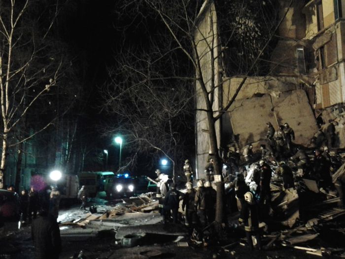 В Ярославле из-за взрыва бытового газа частично обрушился жилой дом (11 фото)