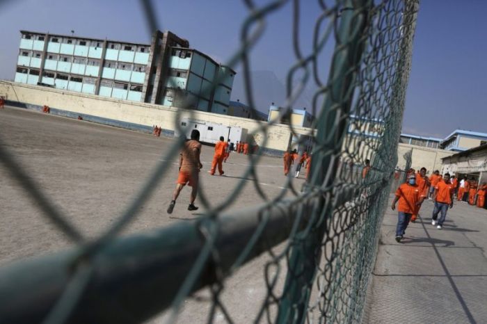 Прогулка по мексиканской тюрьме строгого режима (24 фото)