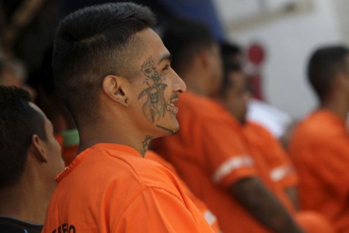 Прогулка по мексиканской тюрьме строгого режима (24 фото)