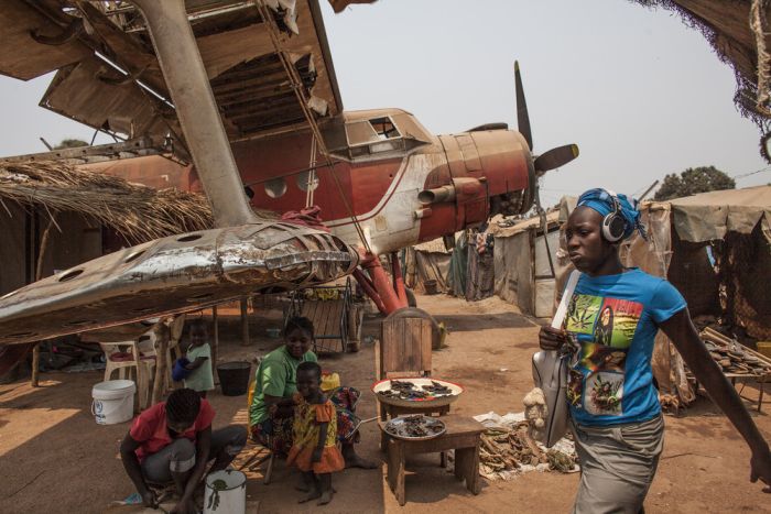 Лагерь для беженцев М'Poko в Центральноафриканской Республике (11 фото)