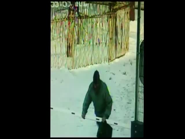 В Нижнекамске мужчина избил школьницу за то, что та пела на улице