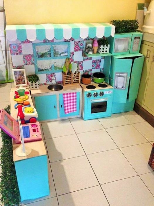 Картонная кухня для ребенка (9 фото)