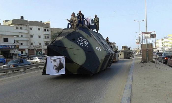 Самодельный бронетранспортер сил специального назначения Ливии (5 фото)