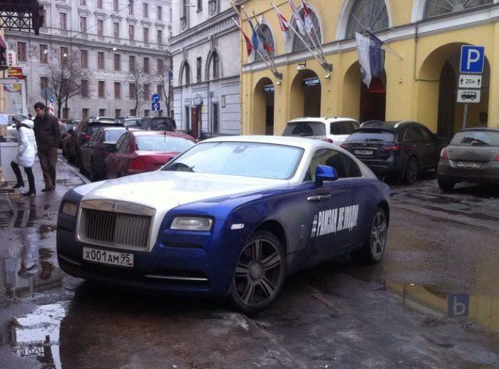 Автомобиль необычного студента из Чечни (8 фото)