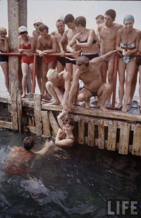 Советская молодежь на снимках американского фотографа (44 фото)