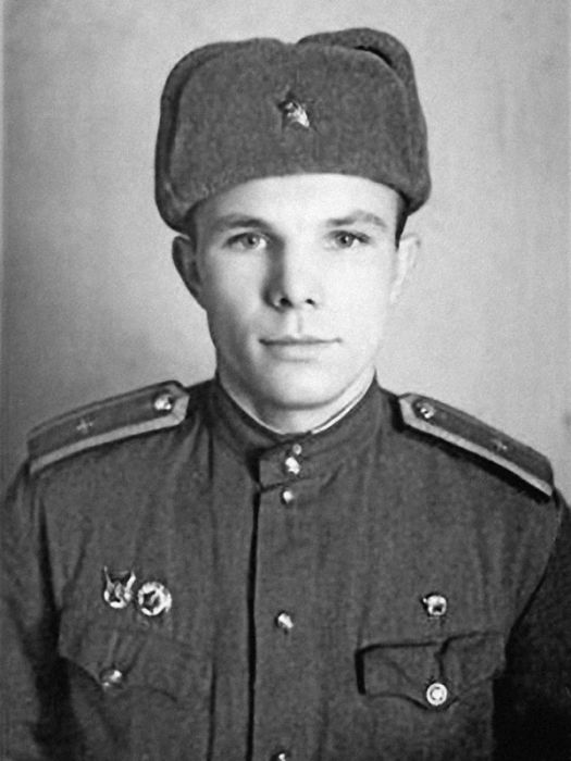 Жизнь Юрия Гагарина до полета в космос (14 фото)