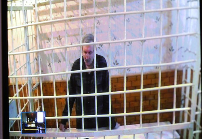 Уральскому дальнобойщику, пытавшемуся спасти свою дочь, дали 9 лет тюрьмы (5 фото + текст)