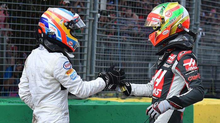 Фернандо Алонсо чудом не пострадал в серьезной аварии на Гран-при Австралии (20 фото + видео)