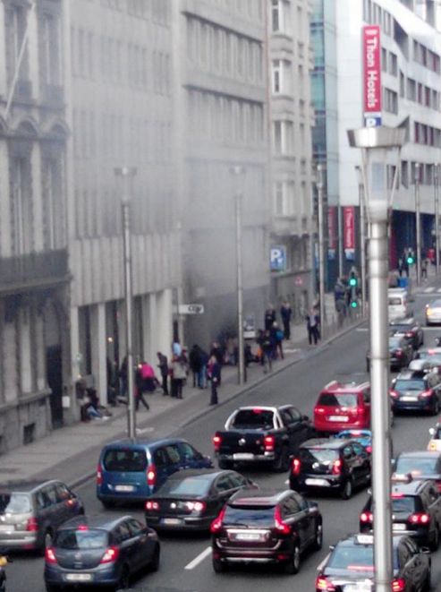 В Брюсселе произошли взрывы на двух станциях метро