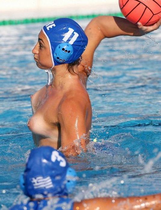 Пикантные моменты в водных видах спорта (15 фото)