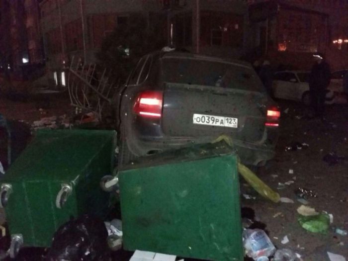 В Краснодаре пьяный водитель Porsche Cayenne устроил дорогое ДТП (10 фото + видео)