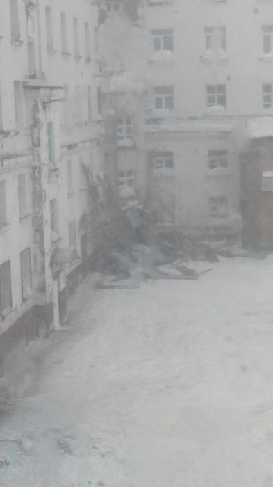 «Черная пурга» и штормовой ветер обрушились на Норильск (27 фото + 3 видео)
