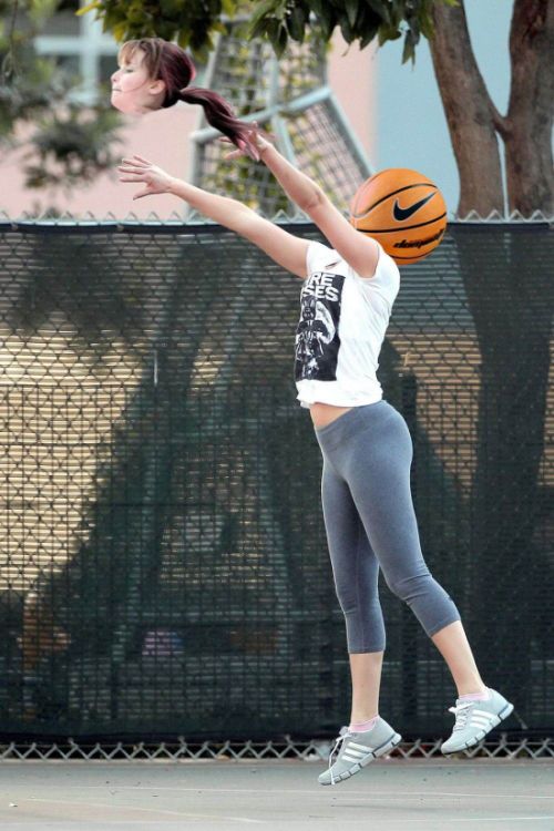 Играющая в баскетбол Дженнифер Лоуренс стала героиней фотожаб (18 фото)