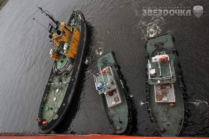 Перевозка подводных лодок на корабле (27 фото)