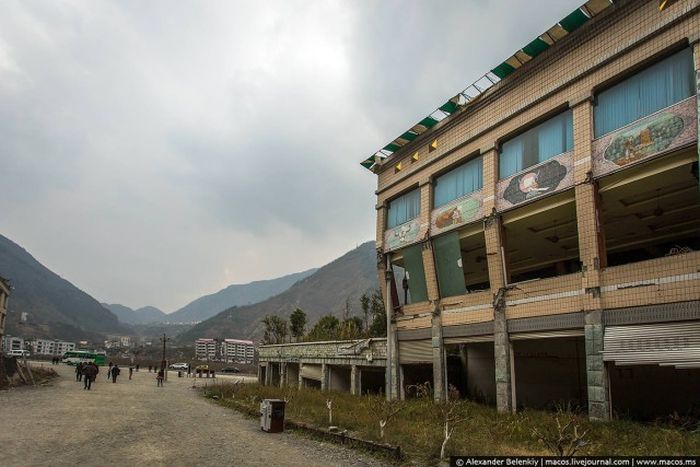 Бэйчуань - город-музей на обломках страшного землетрясения (44 фото)