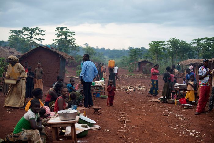 Фото, рассказывающие о жизни самой бедной и самой богатой страны мира (16 фото)