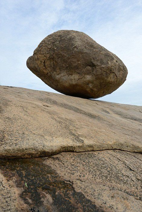 «Масляный шар Кришны» - камень, бросающий вызов законам физики (8 фото)