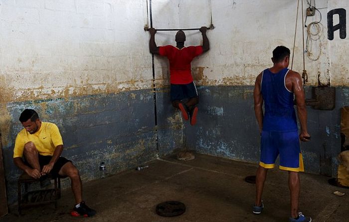 Жизнь и быт заключенных панамских тюрем (16 фото + видео)