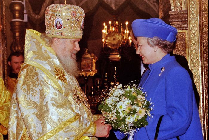 Кого из своих знаменитых современников пережила королева Елизавета II (10 фото)