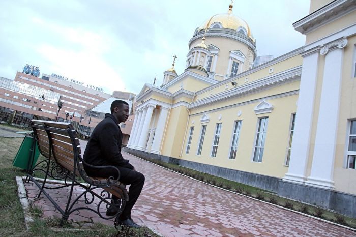 Баси Хафиз (Харисим) - темнокожий православный священнослужитель из Екатеринбурга (13 фото)