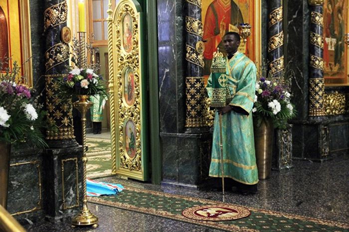 Баси Хафиз (Харисим) - темнокожий православный священнослужитель из Екатеринбурга (13 фото)
