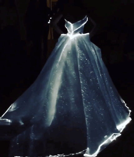 Зак Позен сшил сияющее «платье Золушки» для актрисы Клэр Дэйнс (7 фото)